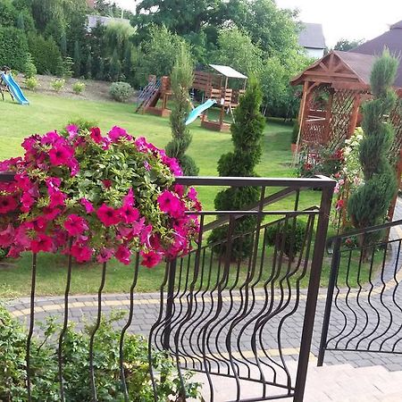 Hotel Restauracja Lorenzo Stopnica Екстериор снимка