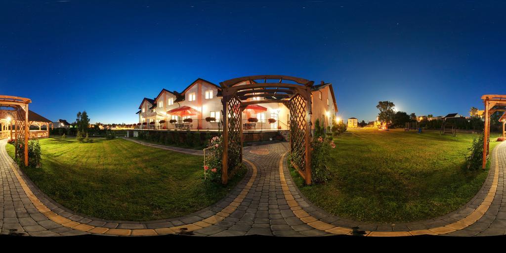 Hotel Restauracja Lorenzo Stopnica Екстериор снимка
