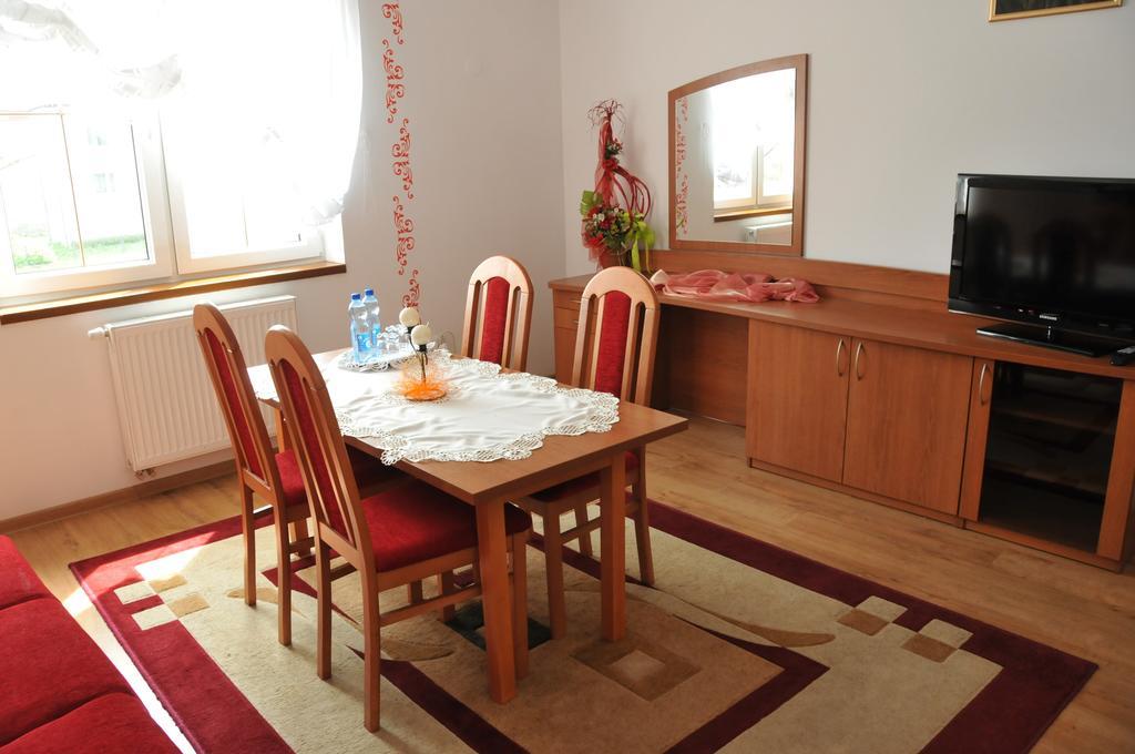Hotel Restauracja Lorenzo Stopnica Екстериор снимка