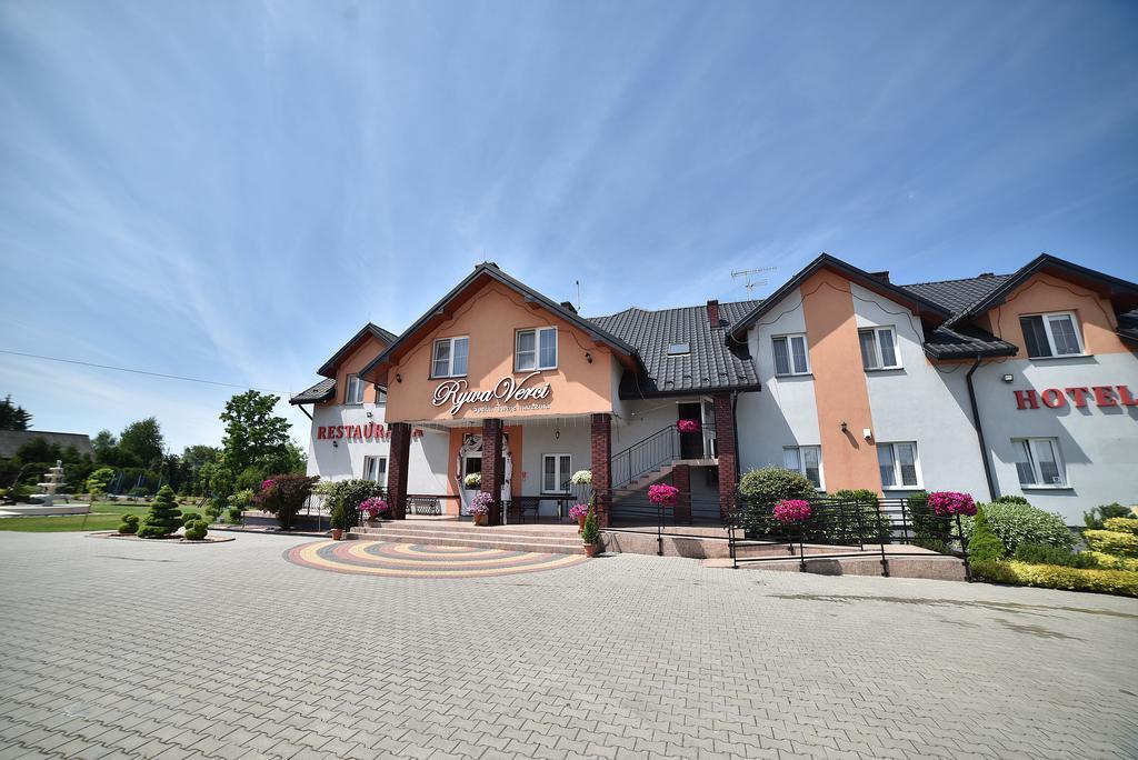 Hotel Restauracja Lorenzo Stopnica Екстериор снимка