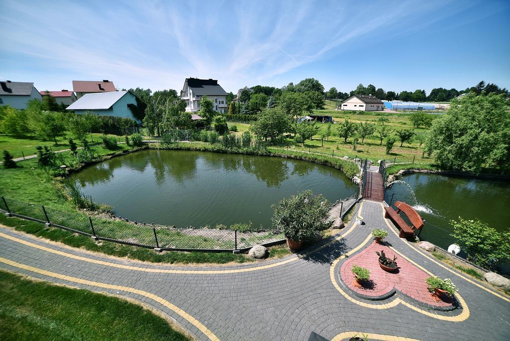 Hotel Restauracja Lorenzo Stopnica Екстериор снимка