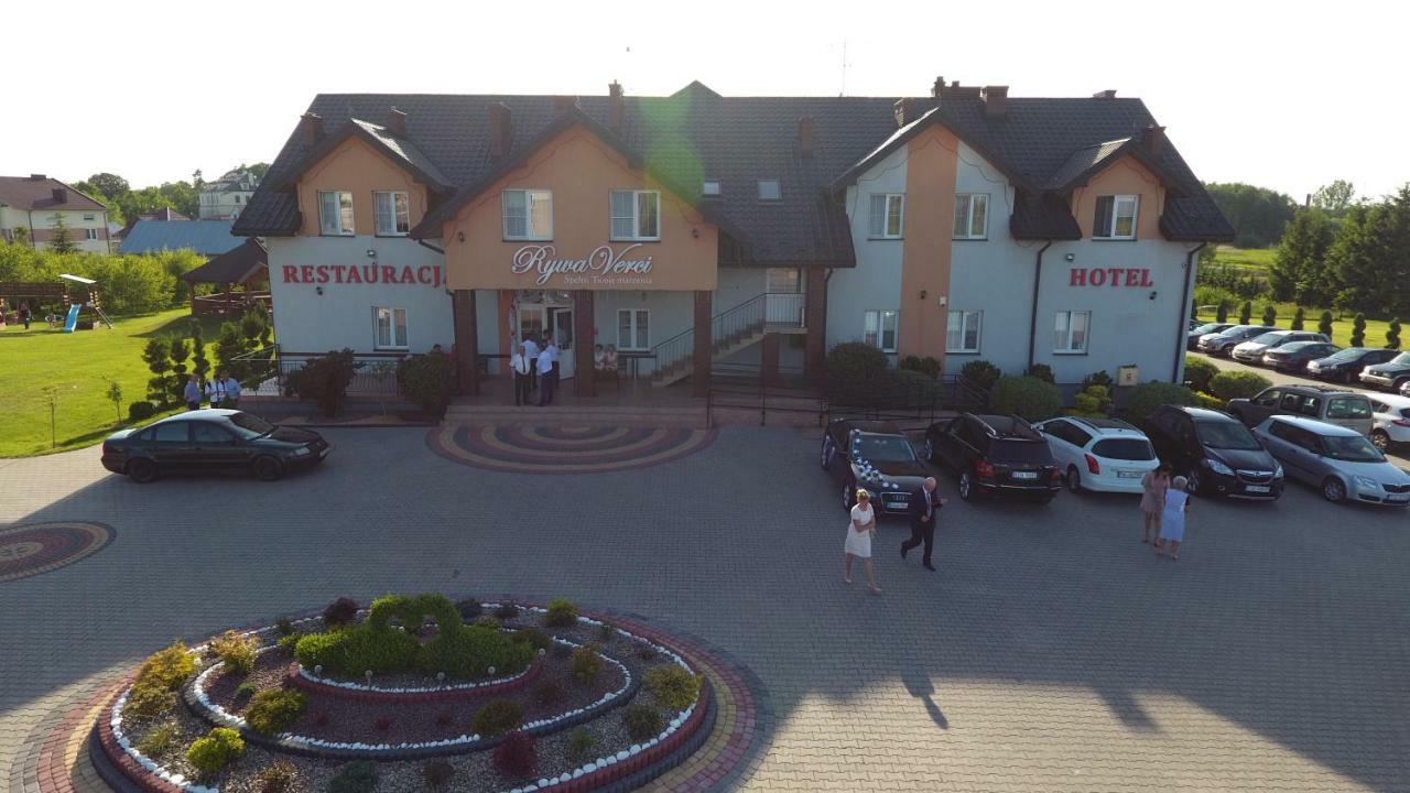 Hotel Restauracja Lorenzo Stopnica Екстериор снимка