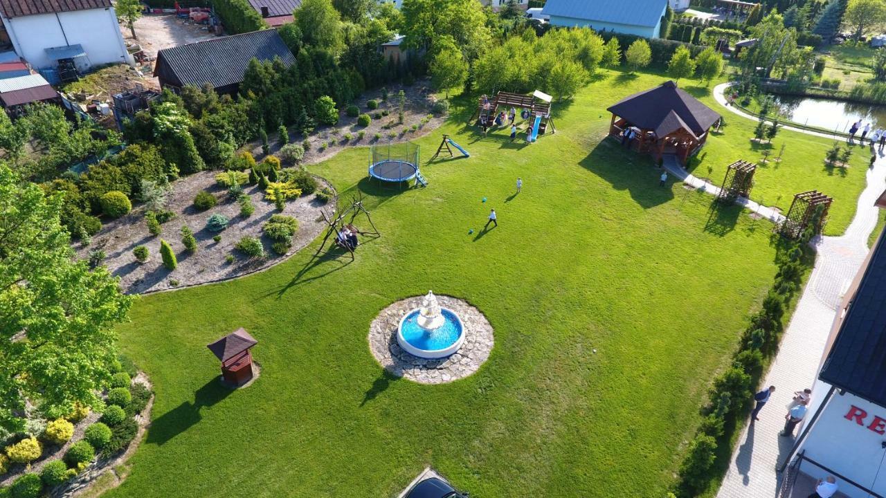Hotel Restauracja Lorenzo Stopnica Екстериор снимка